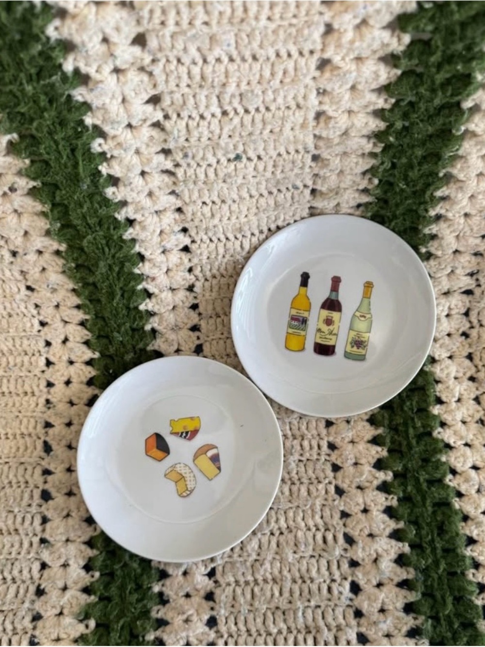 Boston Warehouse White Ceramic Snack Bowls with Wine & Cheese Art